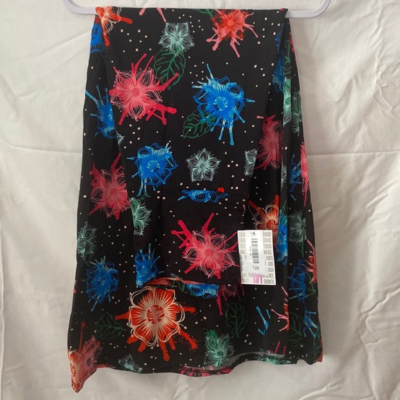 LuLaRoe Dresses & Skirts - Lularoe Black with Floral Design Maxi Skirt Medium NWT